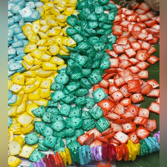 NEW Rainbow Multi Colors Puka Shell Beads Jewelry Making Lot DIY Nautical Beach - Picture 10 of 16